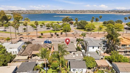 3634 Crown Point Dr, San Diego, CA, 92109-6711 | Card Image