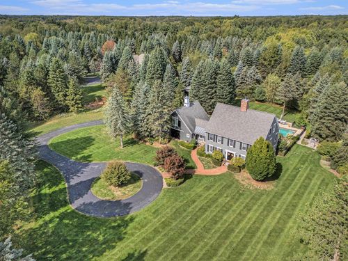 3667 E U Ave, Vicksburg, MI, 49097-9633 | Card Image