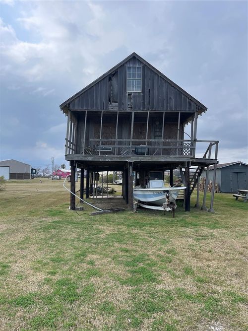 302 Flamingo St, Bay City, TX, 77414-8810 | Card Image