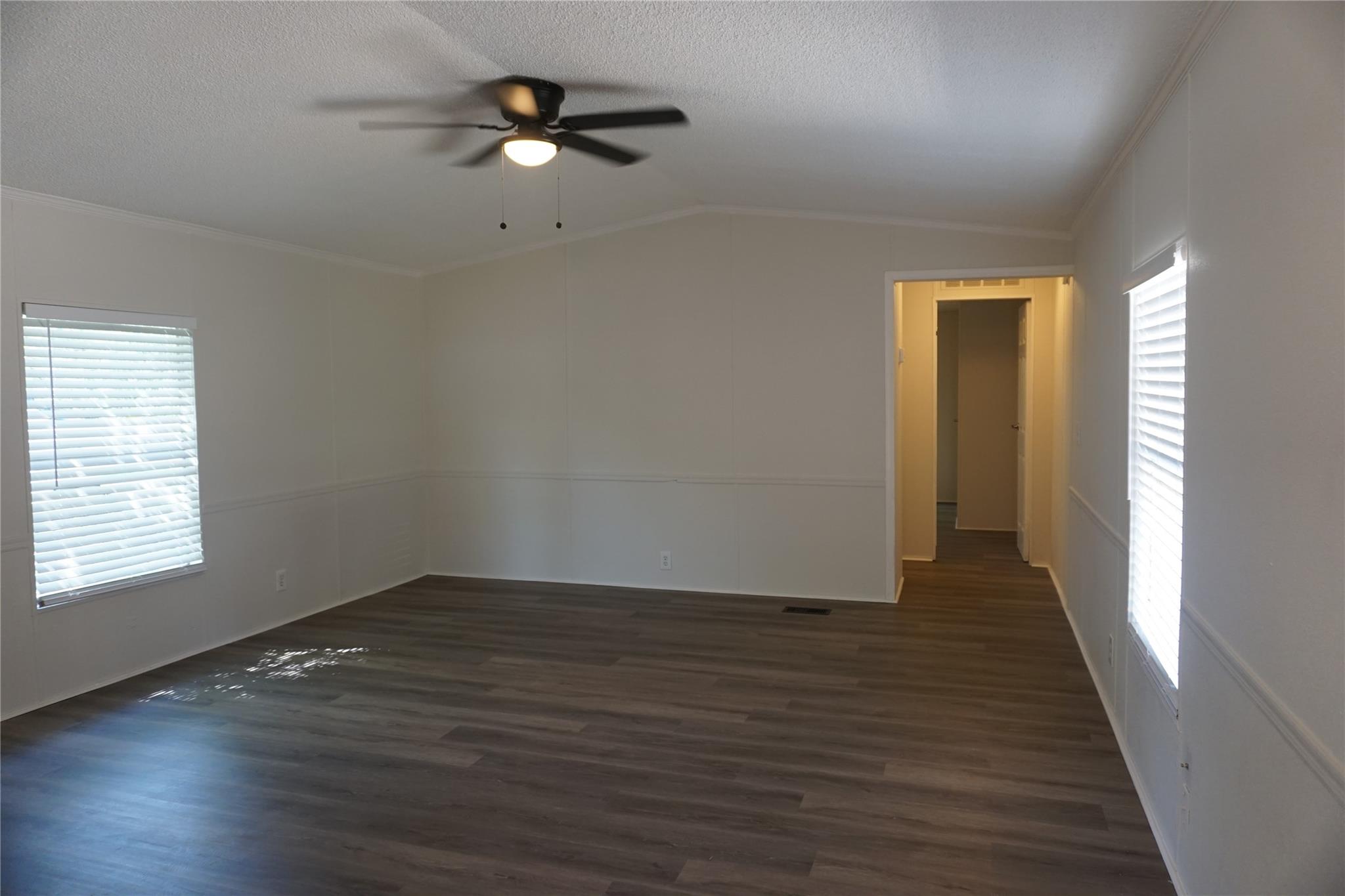 Residential Lease in Willis 3