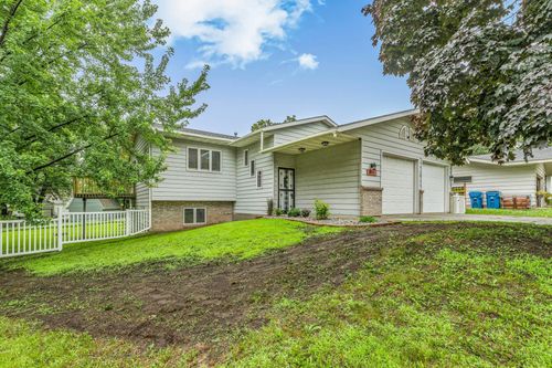605 Roosevelt Rd, Saint Cloud, MN, 56301-4875 | Card Image