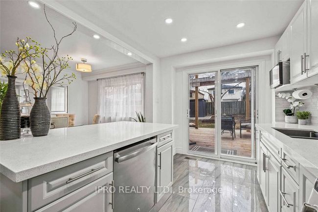 2764 Willowmore Way, House other with 3 bedrooms, 2 bathrooms and 4 parking in Mississauga ON | Image 10