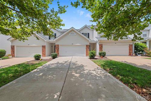 424 Flowering Magnolia Dr, O Fallon, MO, 63366-7599 | Card Image