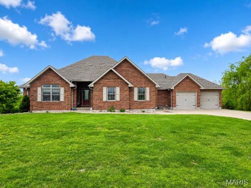 2 Thornaby Rd, Hannibal, MO, 63401-6764 | Card Image