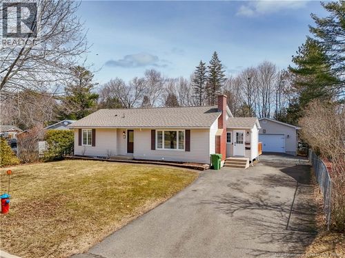63 Topcliffe Cres, Fredericton, NB, E3B4P8 | Card Image