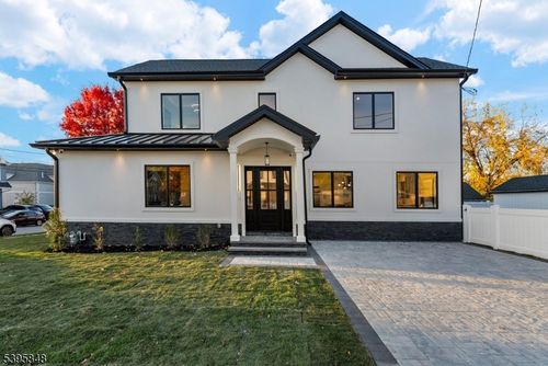 4 Roosevelt Ave, Totowa, NJ, 07512-2535 | Card Image