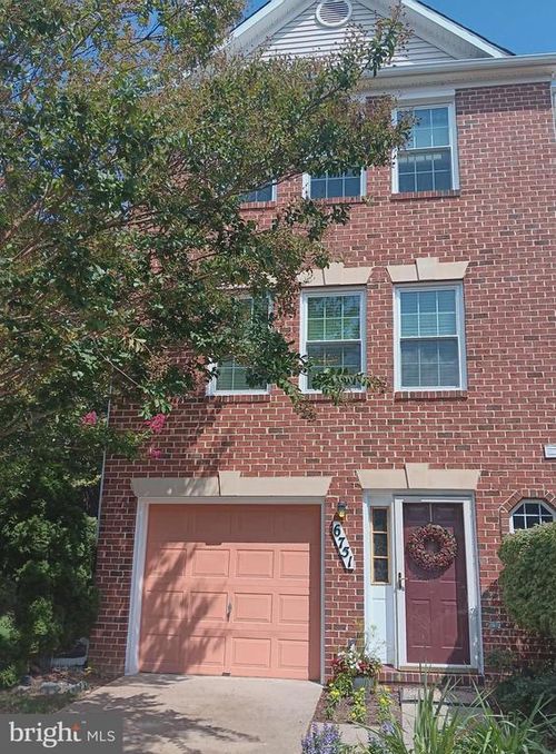 6751 Village Park Dr, Greenbelt, MD, 20770-3080 | Card Image