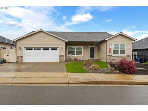 888 Medina Ave, Sutherlin, OR, 97479-9161 | Card Image