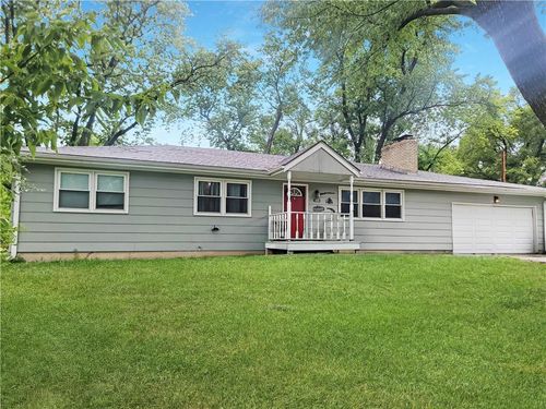 104 Monroe St, Pomona, KS, 66076-8133 | Card Image