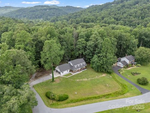 213 Raintree Dr, Hendersonville, NC, 28791-9743 | Card Image