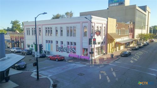 102 S Main St, Victoria, TX, 77901-8119 | Card Image
