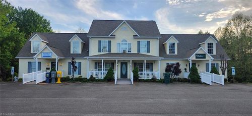 502 S Key St, Pilot Mountain, NC, 27041-9601 | Card Image