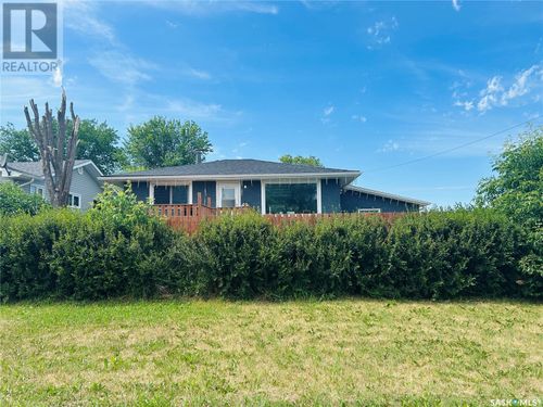 604 Mcnaughton St, Moosomin, SK, S0G3N0 | Card Image