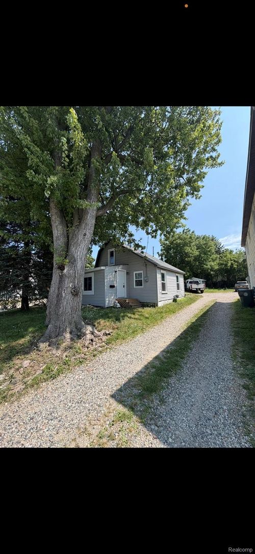 31 Heights Rd, Lake Orion, MI, 48362-2720 | Card Image