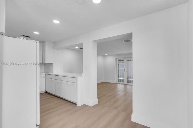 11030 Sw 42 Nd St, House other with 3 bedrooms, 3 bathrooms and null parking in Miami FL | Image 6
