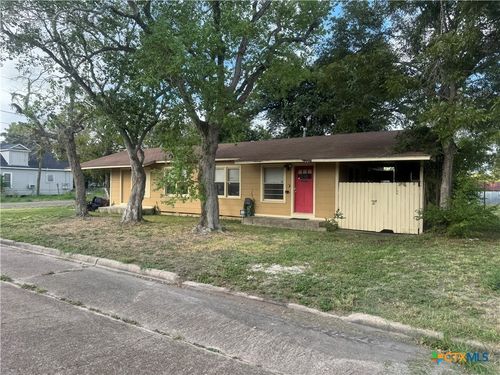 901 N Cameron Street, Victoria, TX, 77901 | Card Image