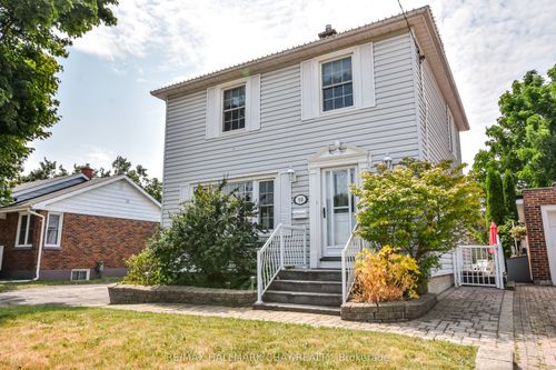 50 Newton St, Barrie, ON, L4M3N5 | Card Image
