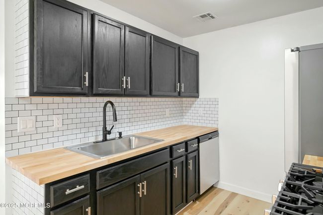 81D - 231 Atlantic St, Condo with 2 bedrooms, 2 bathrooms and 2 parking in Keyport NJ | Image 6
