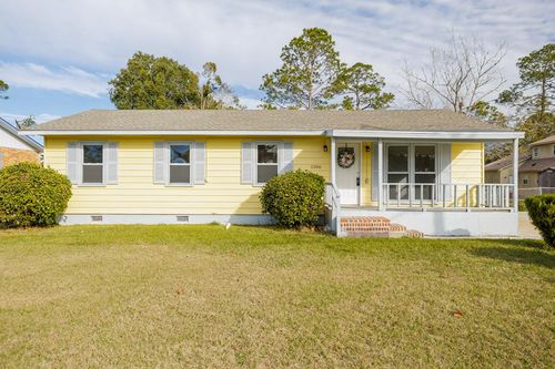 1306 Bethune Dr, Valdosta, GA, 31601-6278 | Card Image