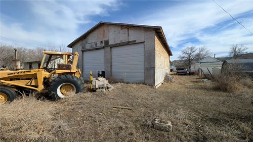 319 N Sargent Ave, Glendive, MT, 59330-2528 | Card Image