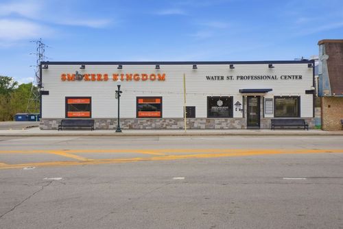 118-116-118 S Water St, Wilmington, IL, 60481-1372 | Card Image