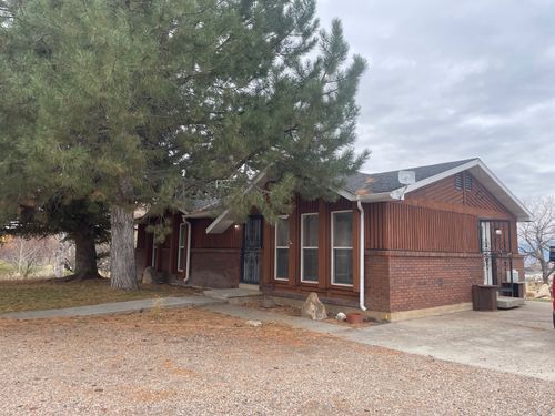 423 N 900 E, Mt Pleasant, UT, 84647-1264 | Card Image