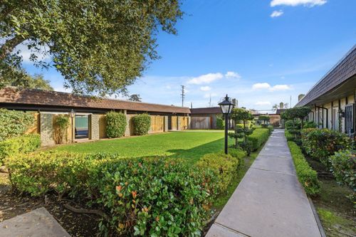 3679 N Fruit Ave, Fresno, CA, 93705-2902 | Card Image