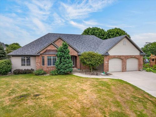 100 Stonehaven Circle, Beaver Dam, WI, 53916 | Card Image