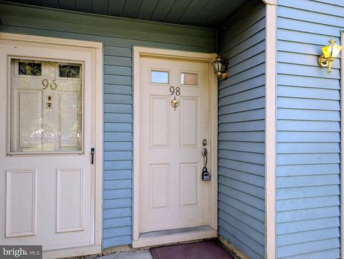 98 Wyndham Pl, Robbinsville, NJ, 08691-3127 | Card Image