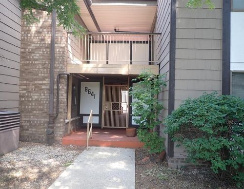 8641 N Servite Dr, MILWAUKEE, WI, 53223-2581 | Card Image