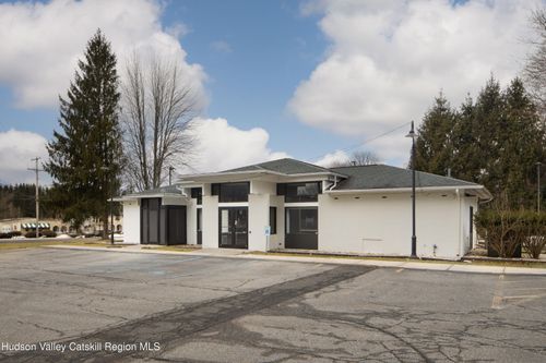 135 Route 44, Millerton, NY, 12546-5234 | Card Image