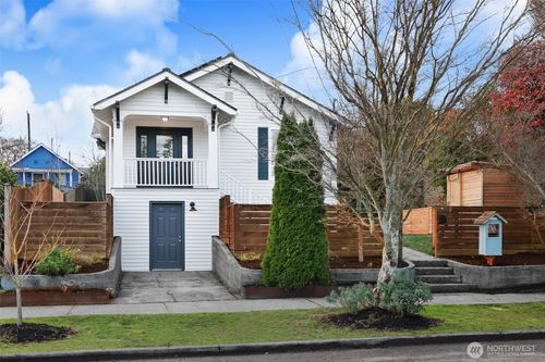 8333 Dibble Avenue Nw, Seattle, WA, 98117 | Card Image