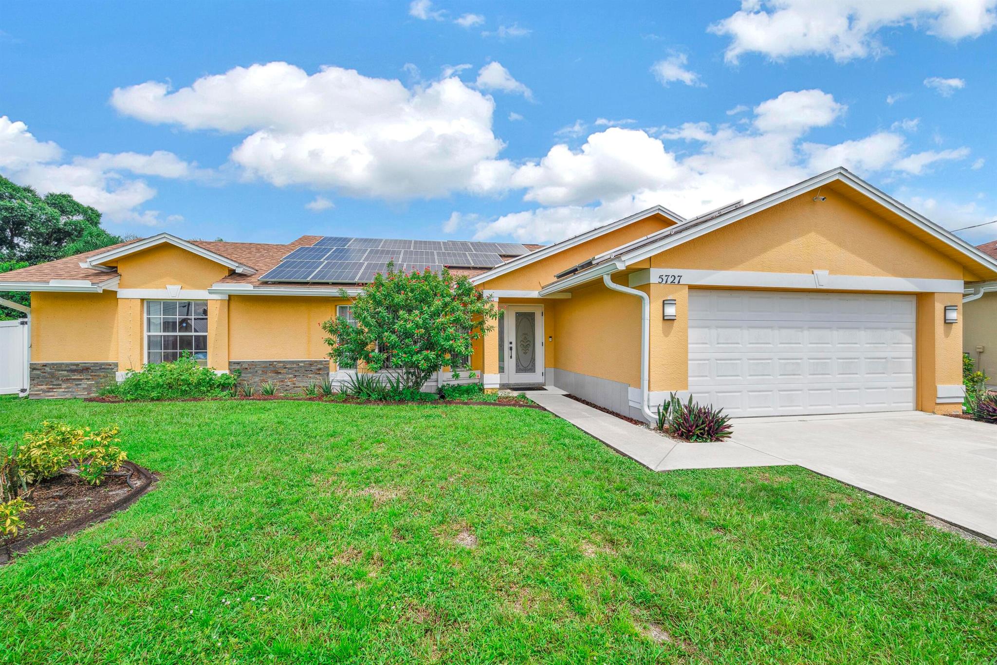 Alcazar Ter, Port Saint Lucie, FL 34986