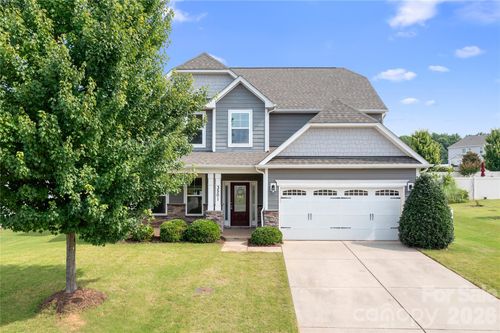 3501 Delaware Dr, Denver, NC, 28037-7716 | Card Image