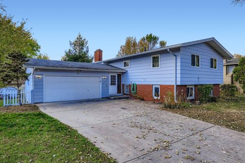 8009 Douglas Dr N, Brooklyn Park, MN, 55443-2047 | Card Image