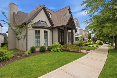 3805 Somers Ln, Thompsons Station, TN, 37179-9618 | Card Image
