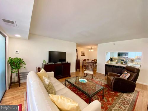 812-1301 N Courthouse Rd, ARLINGTON, VA, 22201-2503 | Card Image