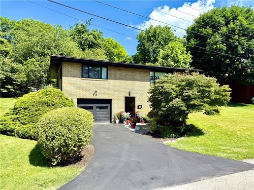 110 Surrey St, Monessen, PA, 15062-2435 | Card Image