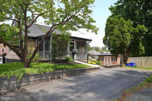 11 S Duke St, MILLERSVILLE, PA, 17551-1901 | Card Image