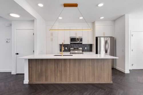 7126 Rangeview Avenue Se, Calgary, AB, T3S0S7 | Card Image