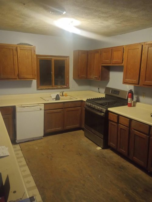 1815 N 14th St, Herrin, IL, 62948-2733 | Card Image