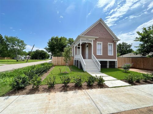 2100 Gregg St, Houston, TX, 77026-7006 | Card Image
