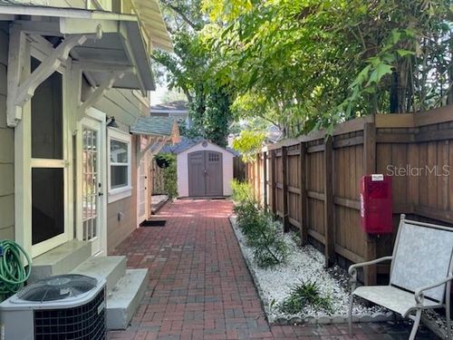 upper-807 1/2 S Fremont Avenue, TAMPA, FL, 33606 | Card Image