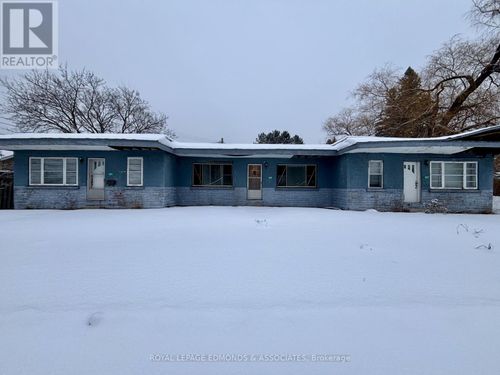 {{alt}} | Card Image