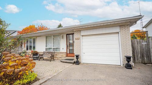 2305 Delkus Cres, Mississauga, ON, L5A1K8 | Card Image