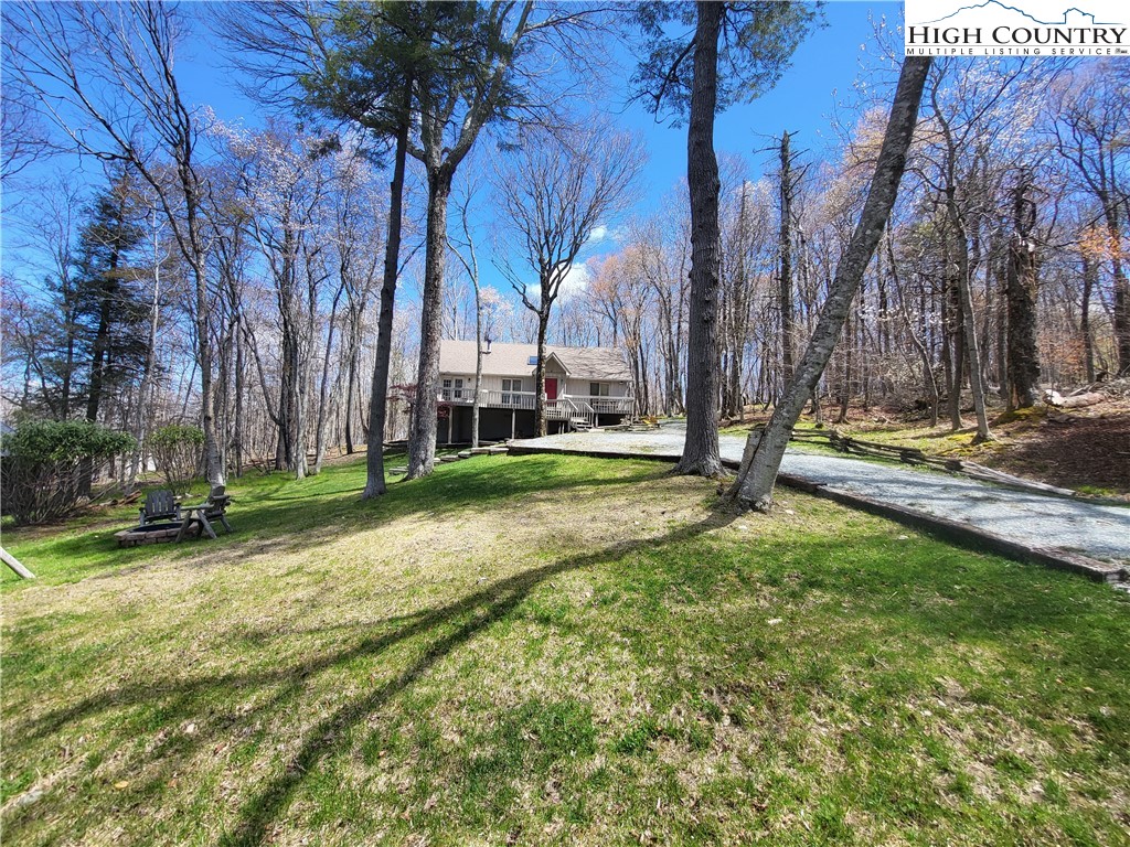 Staghorn Hollow Rd, Beech Mountain, NC 28604