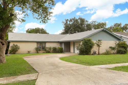 5018 Las Campanas St, San Antonio, TX, 78233-5820 | Card Image
