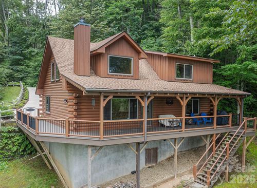 332 Gadohi Trl, Maggie Valley, NC, 28751-3300 | Card Image