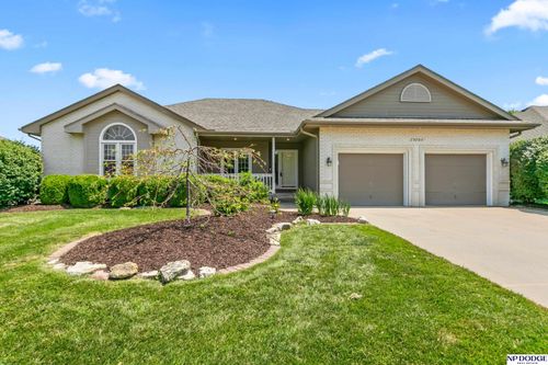 13705 Tregaron Dr, Bellevue, NE, 68123-4749 | Card Image