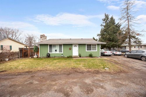 115 E D St, Wapato, WA, 98951-1000 | Card Image